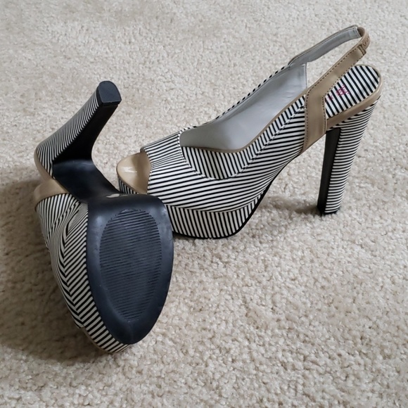 Striped heels - Picture 2 of 3